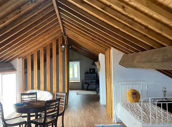 בקתה Sunrise House